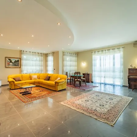 Villa With Pool In Unesco, 4 Room, Parking E Free Wifi *