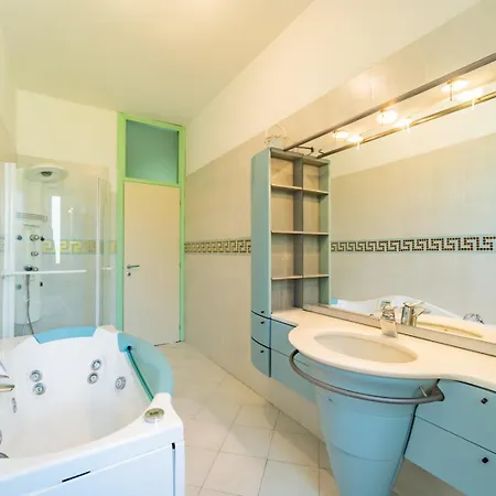 With Pool In Unesco, 4 Room, Parking E Free Wifi San Damiano dʼAsti