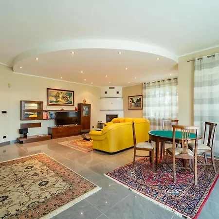 With Pool In Unesco, 4 Room, Parking E Free Wifi Villa San Damiano dʼAsti