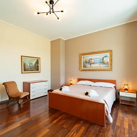 Villa With Pool In Unesco, 4 Room, Parking E Free Wifi *