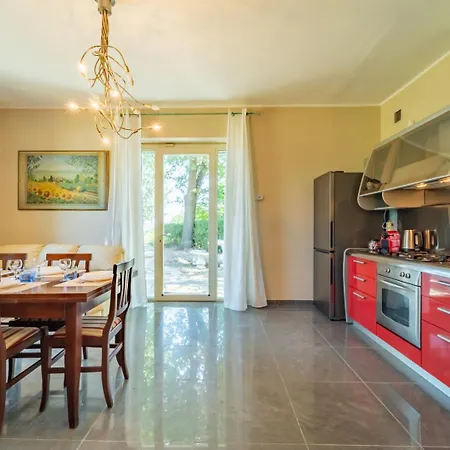 Villa With Pool In Unesco, 4 Room, Parking E Free Wifi *