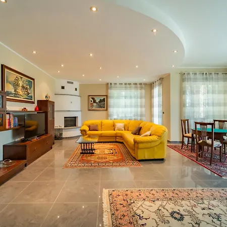 With Pool In Unesco, 4 Room, Parking E Free Wifi Villa