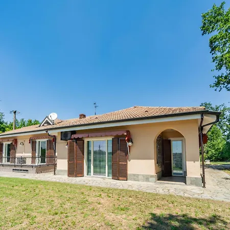 Villa With Pool In Unesco, 4 Room, Parking E Free Wifi San Damiano dʼAsti