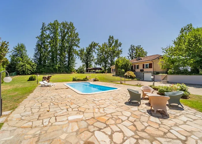Villa With Pool In Unesco, 4 Room, Parking E Free Wifi