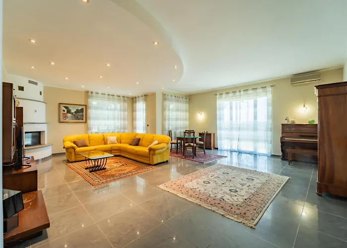 Villa With Pool In Unesco, 4 Room, Parking E Free Wifi *