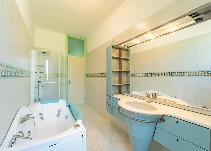 With Pool In Unesco, 4 Room, Parking E Free Wifi San Damiano dʼAsti